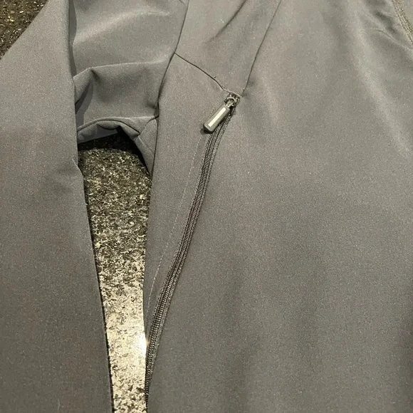 Mens ASICS wind breaker - Picture 3 of 3